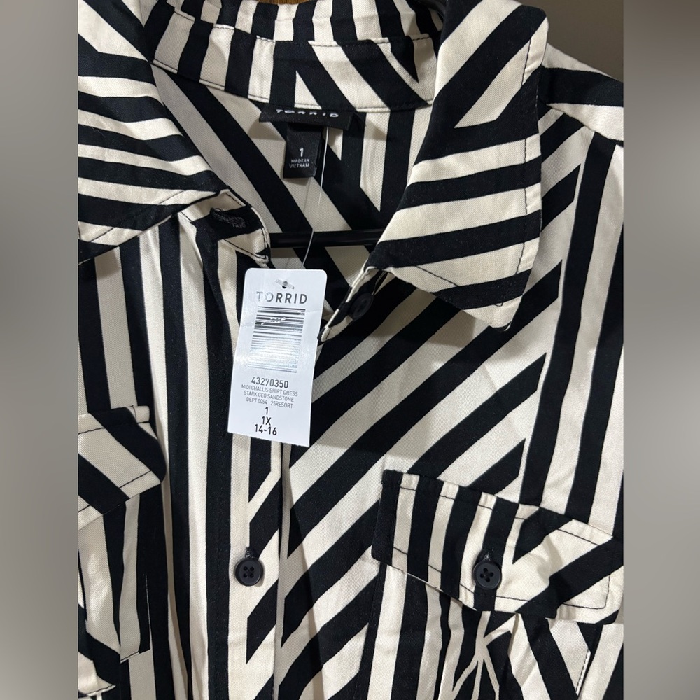 torrid Black and White Women's Dress - Picture 5 of 5